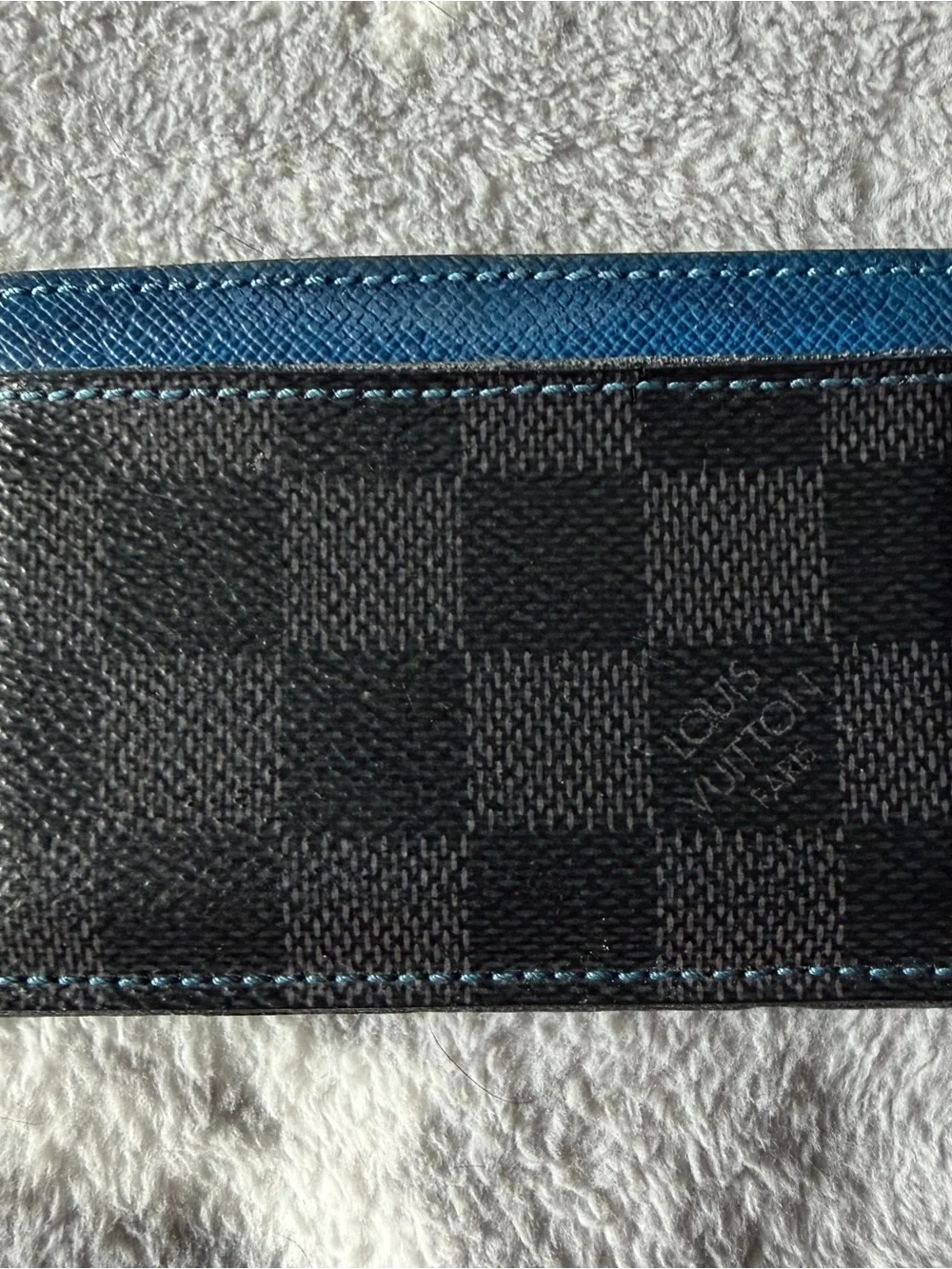 Louis Vuitton sleek card